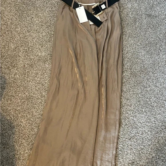 Zara viral gold pants - Picture 2 of 3